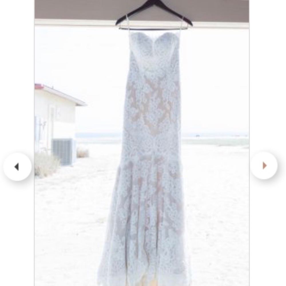 🚫SOLD🚫 Wedding Gown: Anne Barge Style: 617